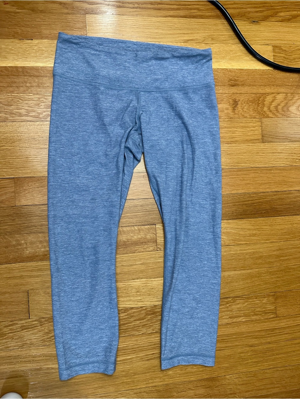 Lululemon Size 6 Heather Blue 21” Leggings great condition
